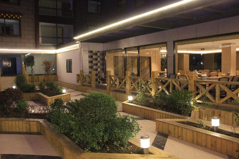 Holiday Inn Express Daocheng Yading, An Ihg Hotel Exteriör bild